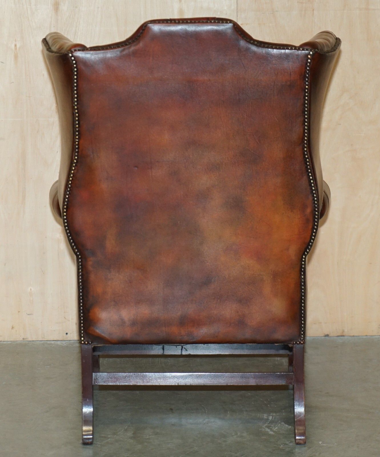 photo vinterior Antique Fully Restored Bordeaux Leather Tufted Chesterfield Wingback Armchair