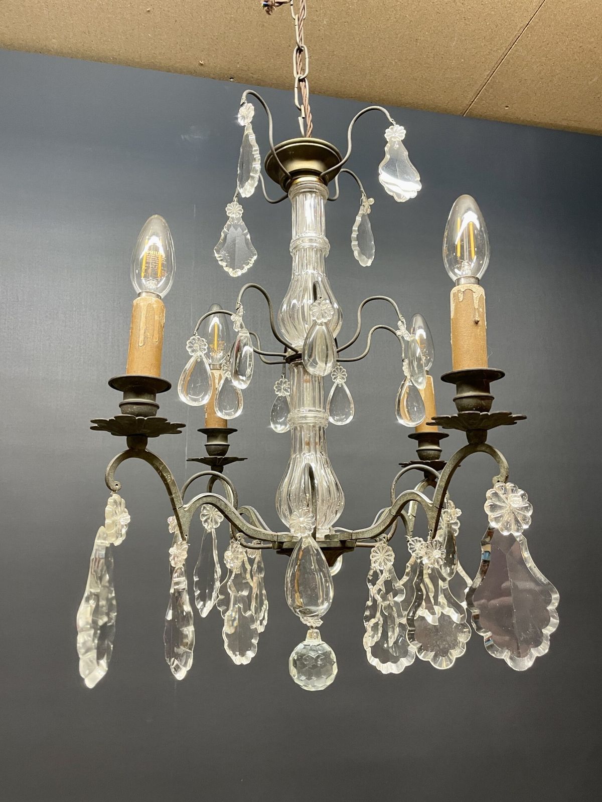 Elegant Little Florentine Light In Tole And Crystal. photo Lighting