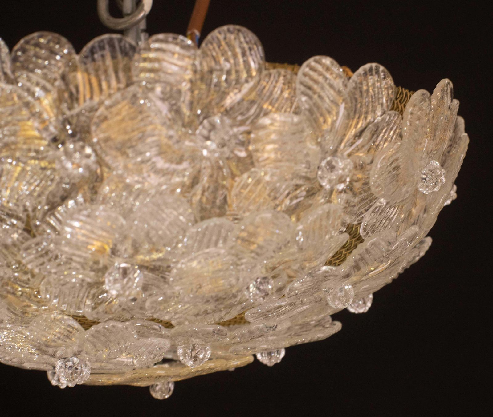 photo furniture Elegant Murano Ceiling Light Gold And Trasparent Flower By Seguso For Venini