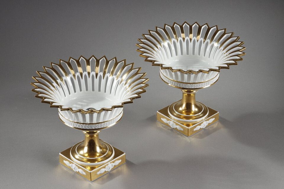 Pair Of Paris Porcelain Standing Baskets, Empire Period photo vinterior