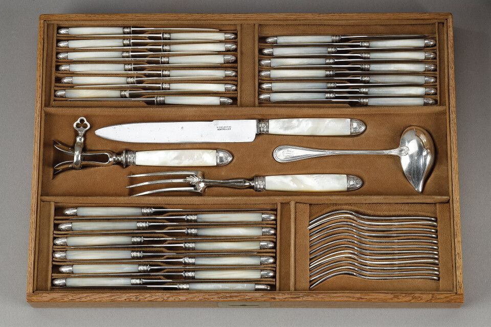 Home Decor Important Silver And Pear Flatware , In Original Case. Tétard Frères. photo