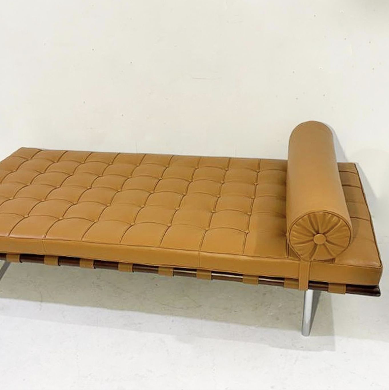 Cognac Barcelona Daybed By Ludwig Mies Van Der Rohe For Knoll, 2000s photo 10260.0