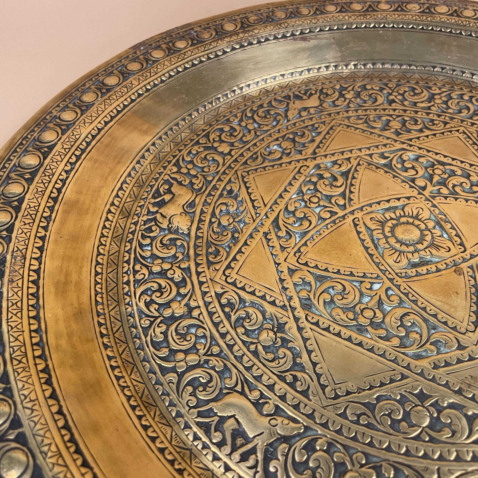 Indian Metal Gold Brass Tray 36cm Animal Pattern Decorative Black Inlay Circle Round Handmade Etched Intricate Vintage Antique photo Home Decor
