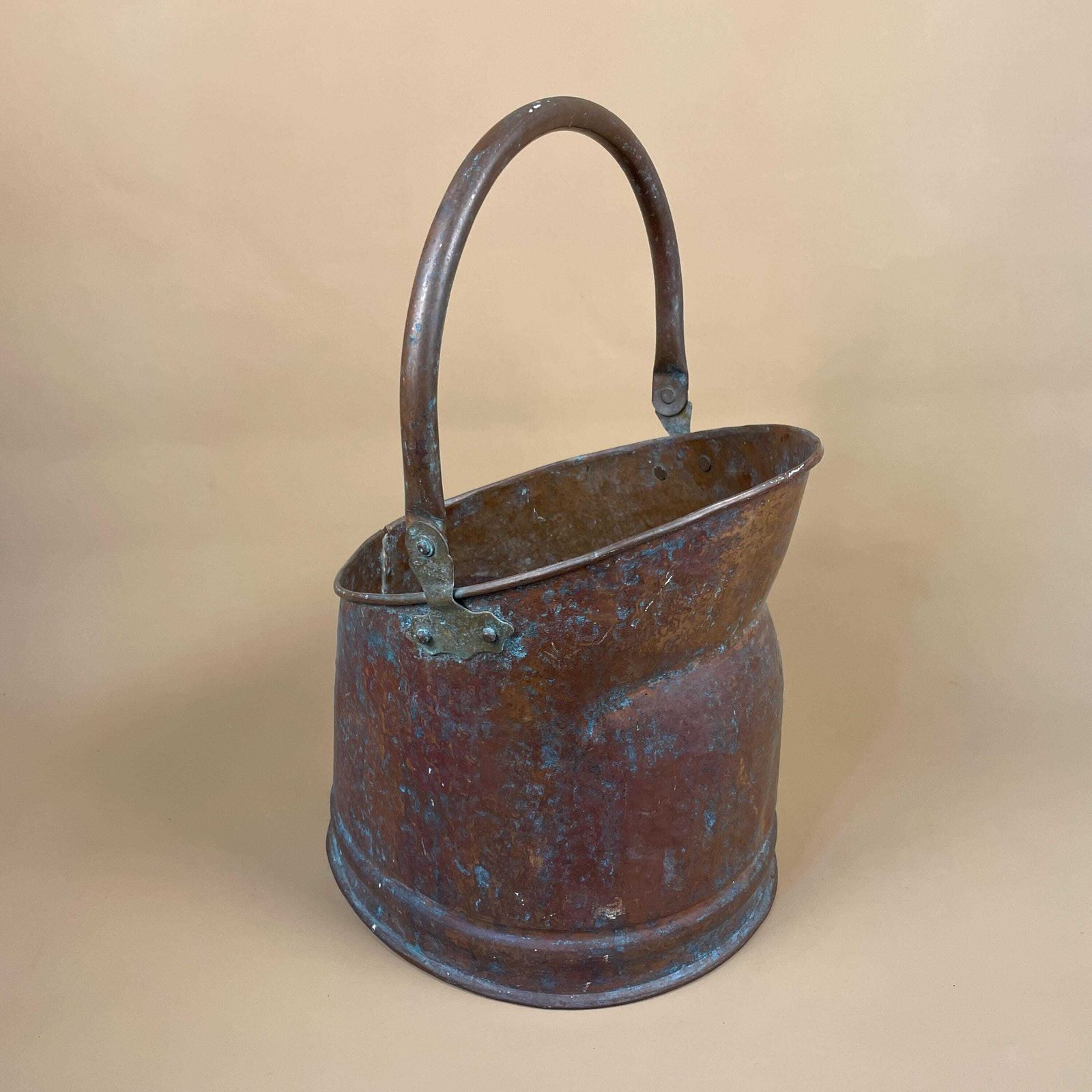 Antique Metal Copper Coal Bucket Handle Fireside Fire Side Scuttle Gold Brass Trims Helmet Farmhouse Cottage Aged Patina Vintage Fireplace photo Home Fixtures