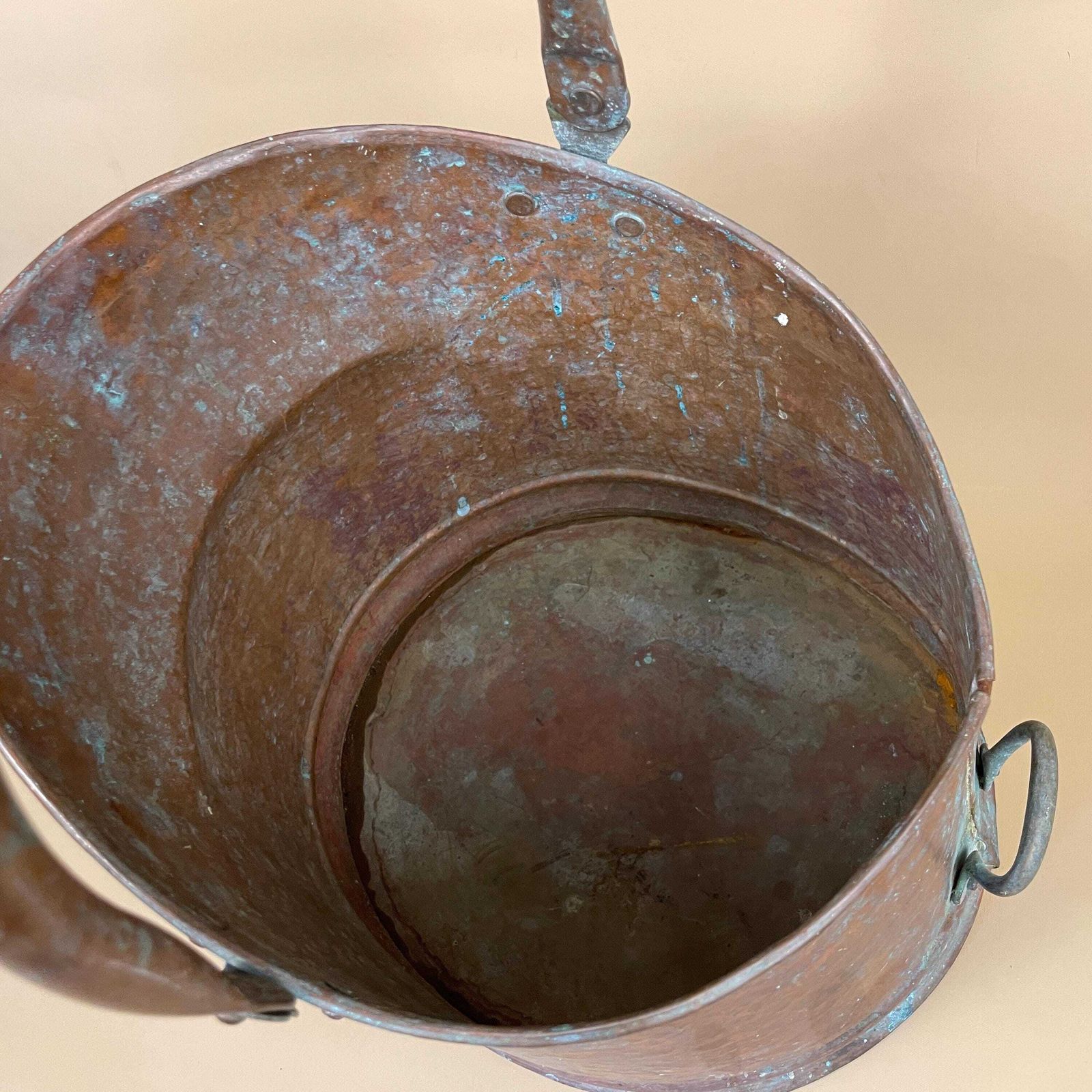 Antique Metal Copper Coal Bucket Handle Fireside Fire Side Scuttle Gold Brass Trims Helmet Farmhouse Cottage Aged Patina Vintage Fireplace photo vinterior
