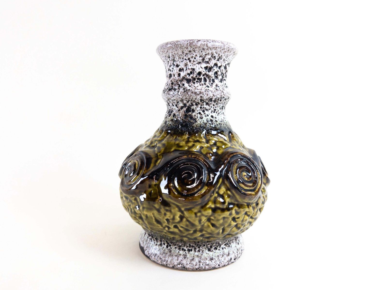 ü Keramik Fat Lava Vase   Uebelacker West German Pottery Vase   Black And White Fat Lava With Green Swirl Design   Form 1357 18
