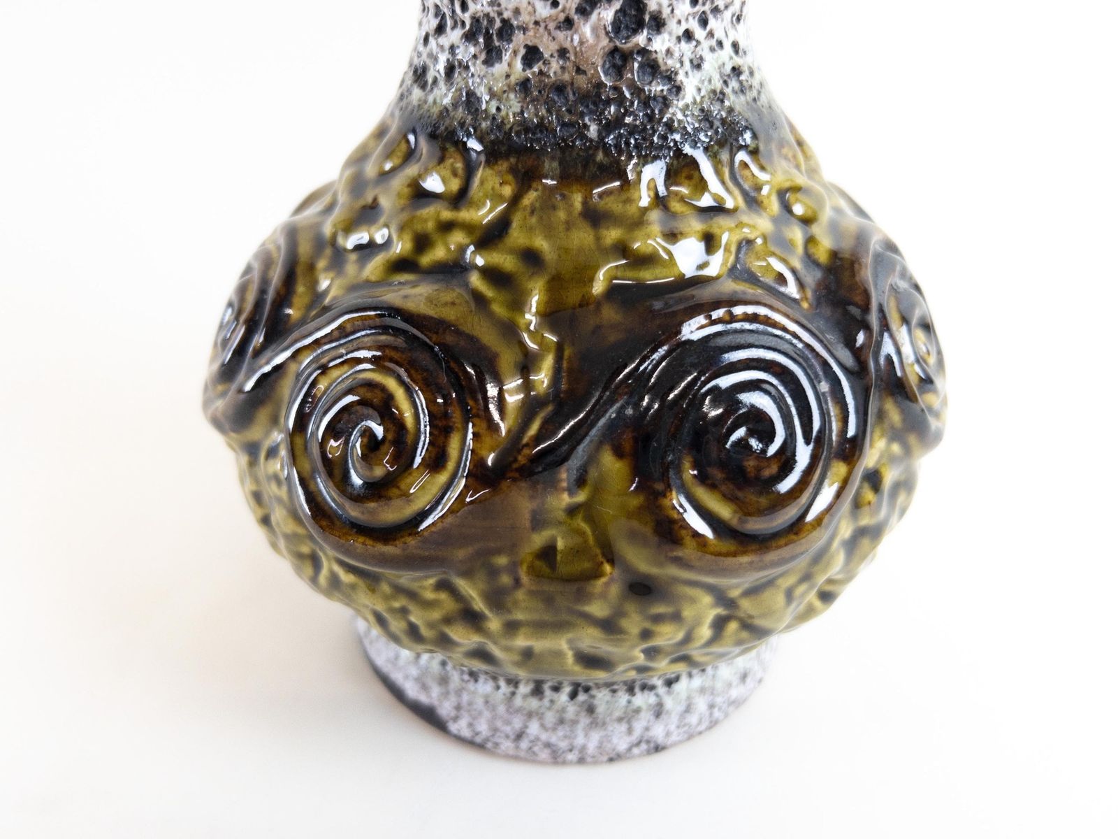 ü Keramik Fat Lava Vase   Uebelacker West German Pottery Vase   Black And White Fat Lava With Green Swirl Design   Form 1357 18 photo vintage