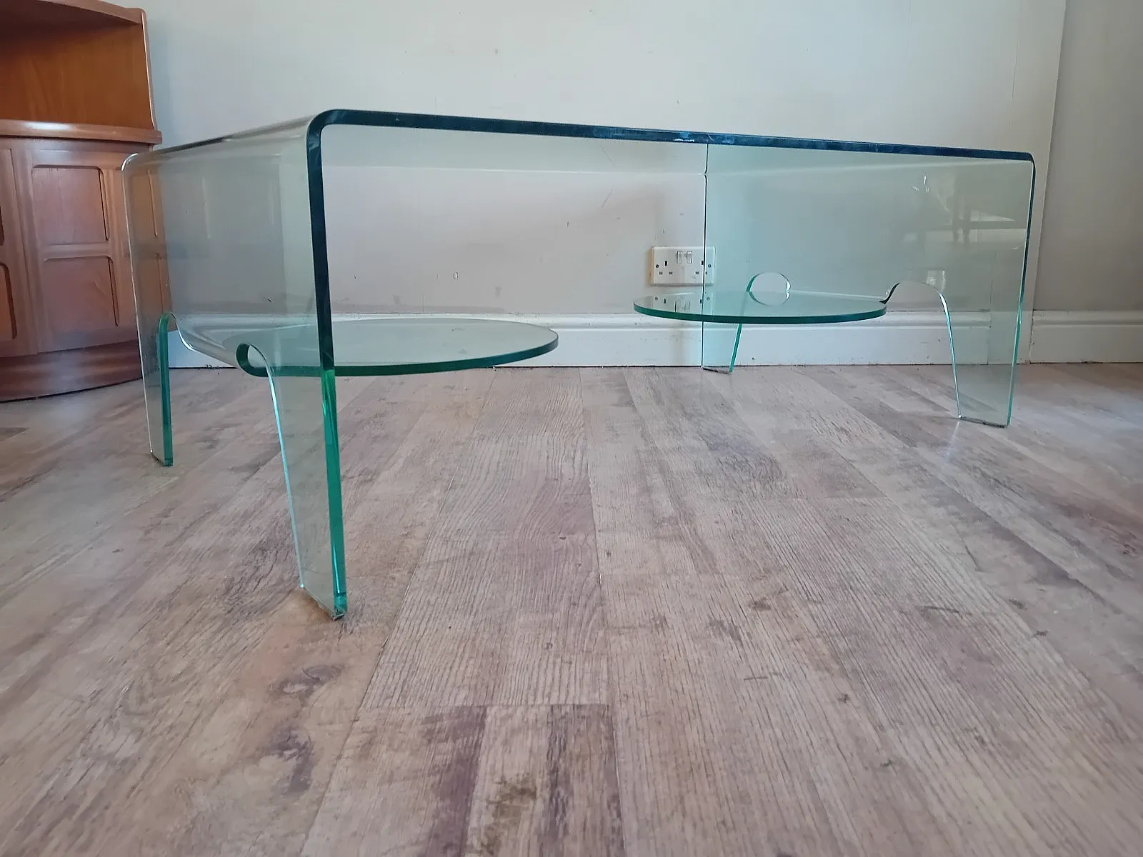 photo vinterior Beautiful Italian  Modernist Tempered Glass Folded Drinks / Coffee Table