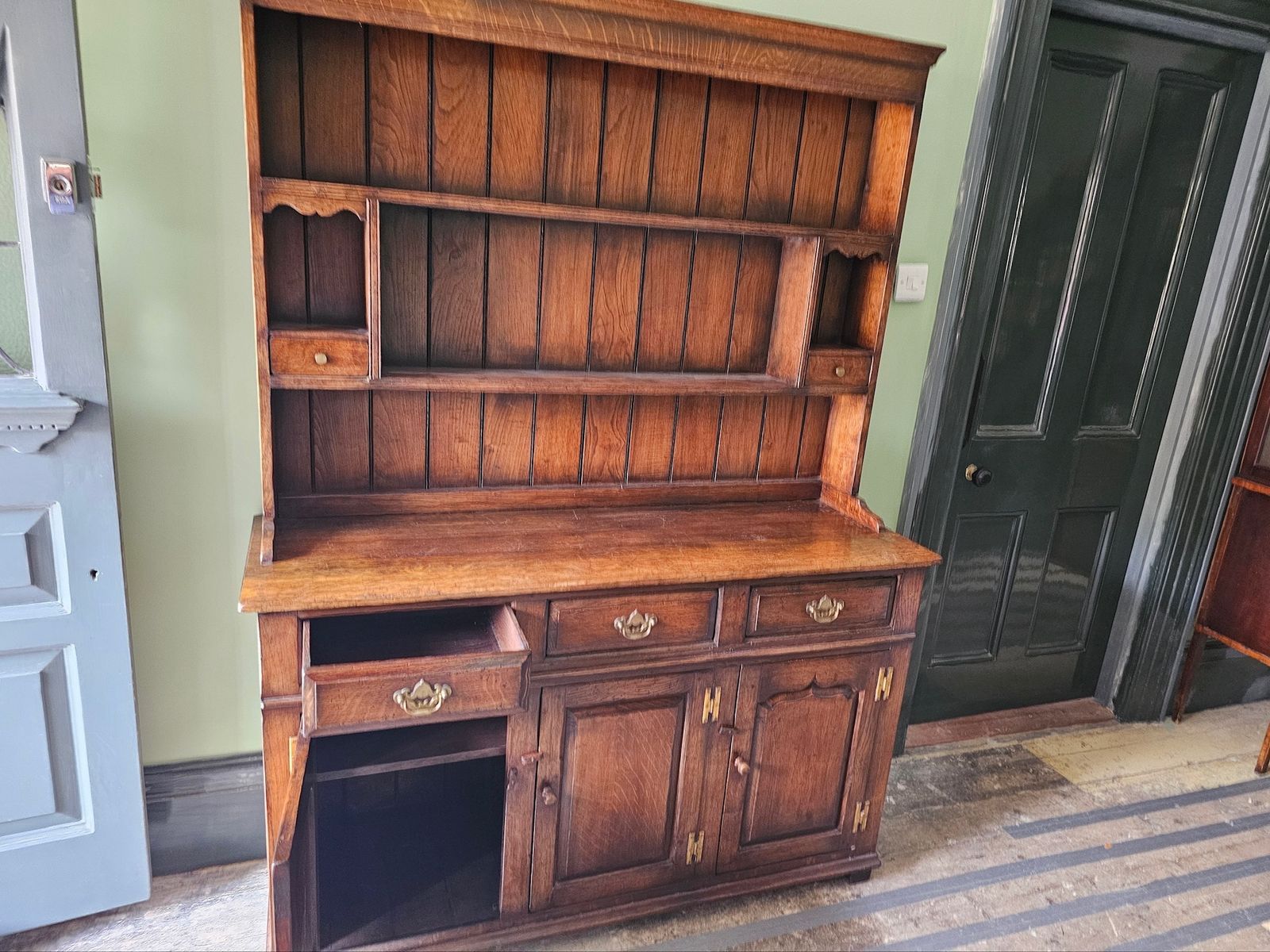 Oak Dresser photo vintage