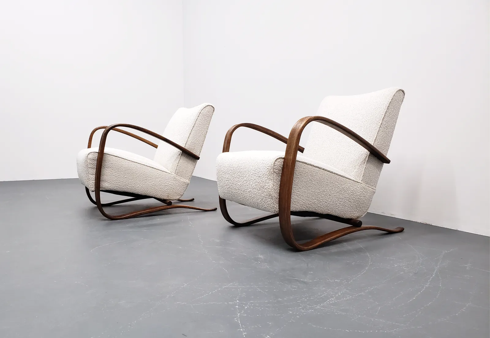 photo furniture One Left   Jindrich Halabala H 269 Armchair In Premium Boucle, Thonet, 1930