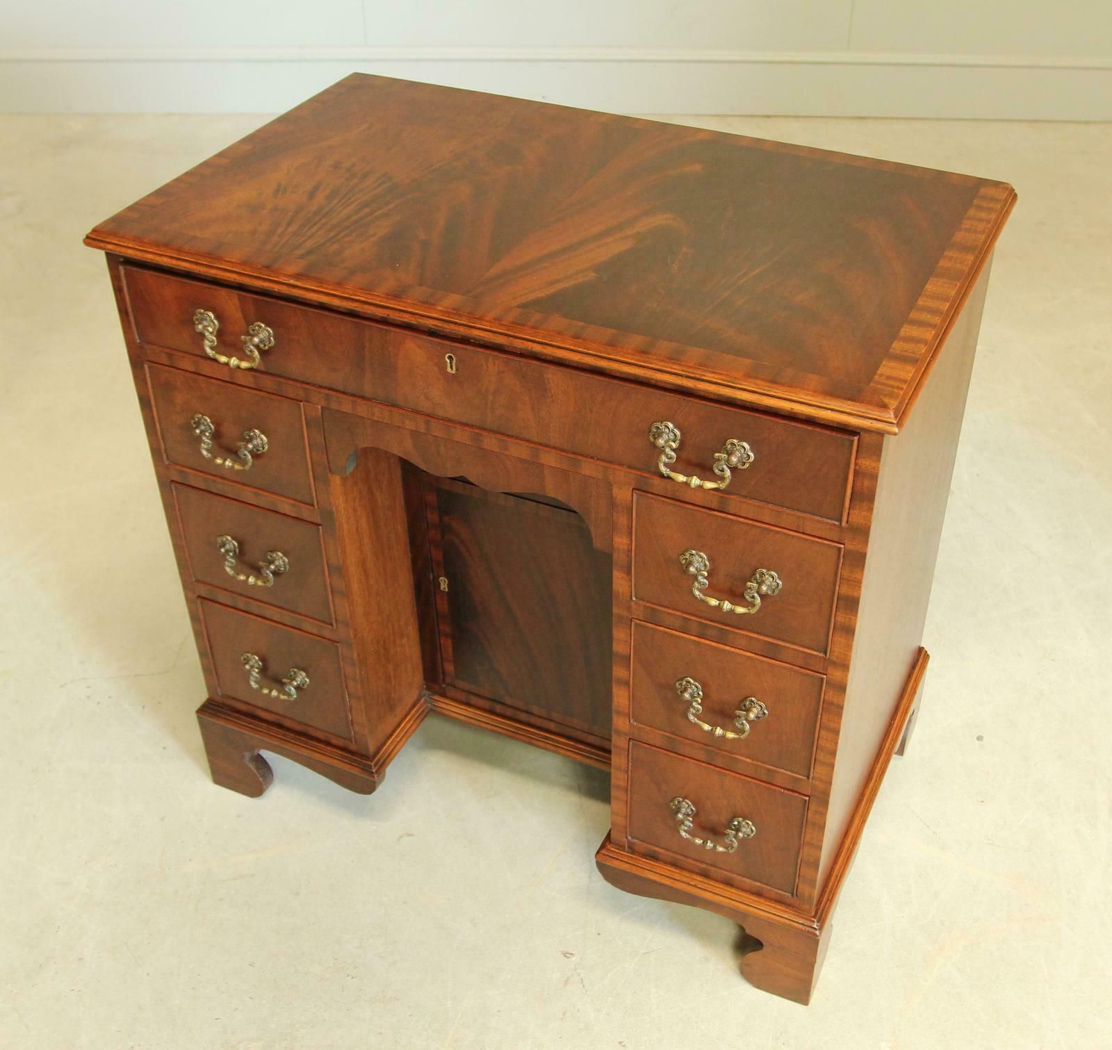photo furniture Early 20th Century Curl Mahogany Writing Desk