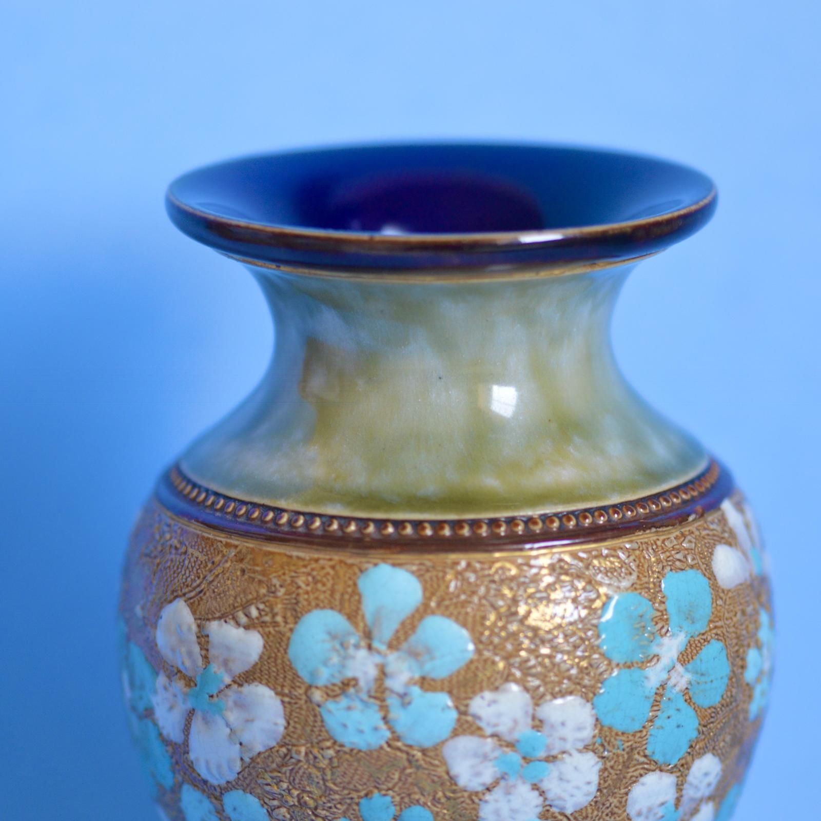 photo furniture Attractive Pair Of Doulton Lambeth Vases (1885 1902 Slater)