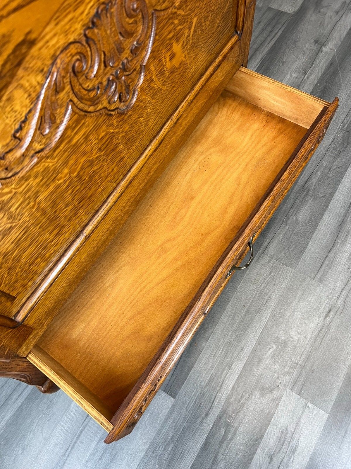 photo furniture French Oak Cabinet Sideboard Cupboard Side Table  Drawer  Louis Style – Lot 3779