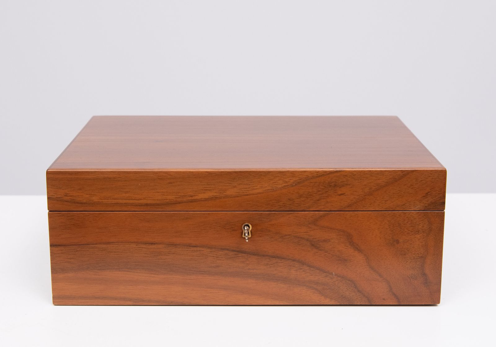 photo furniture Caldelli For Big Ben Cedar Wood Humidor 1970s Italy