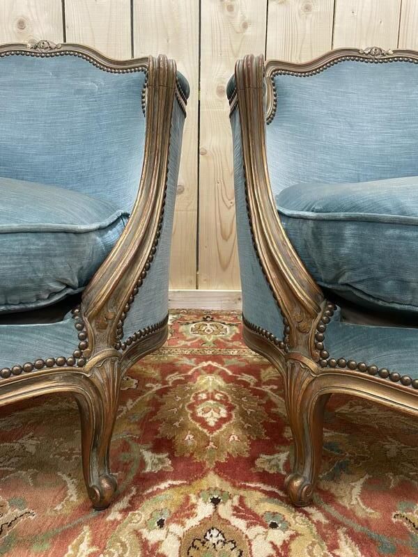 Paire De Fauteuils Bergères De Style Louis XV En Velours Bleu Et Bois Doré photo furniture