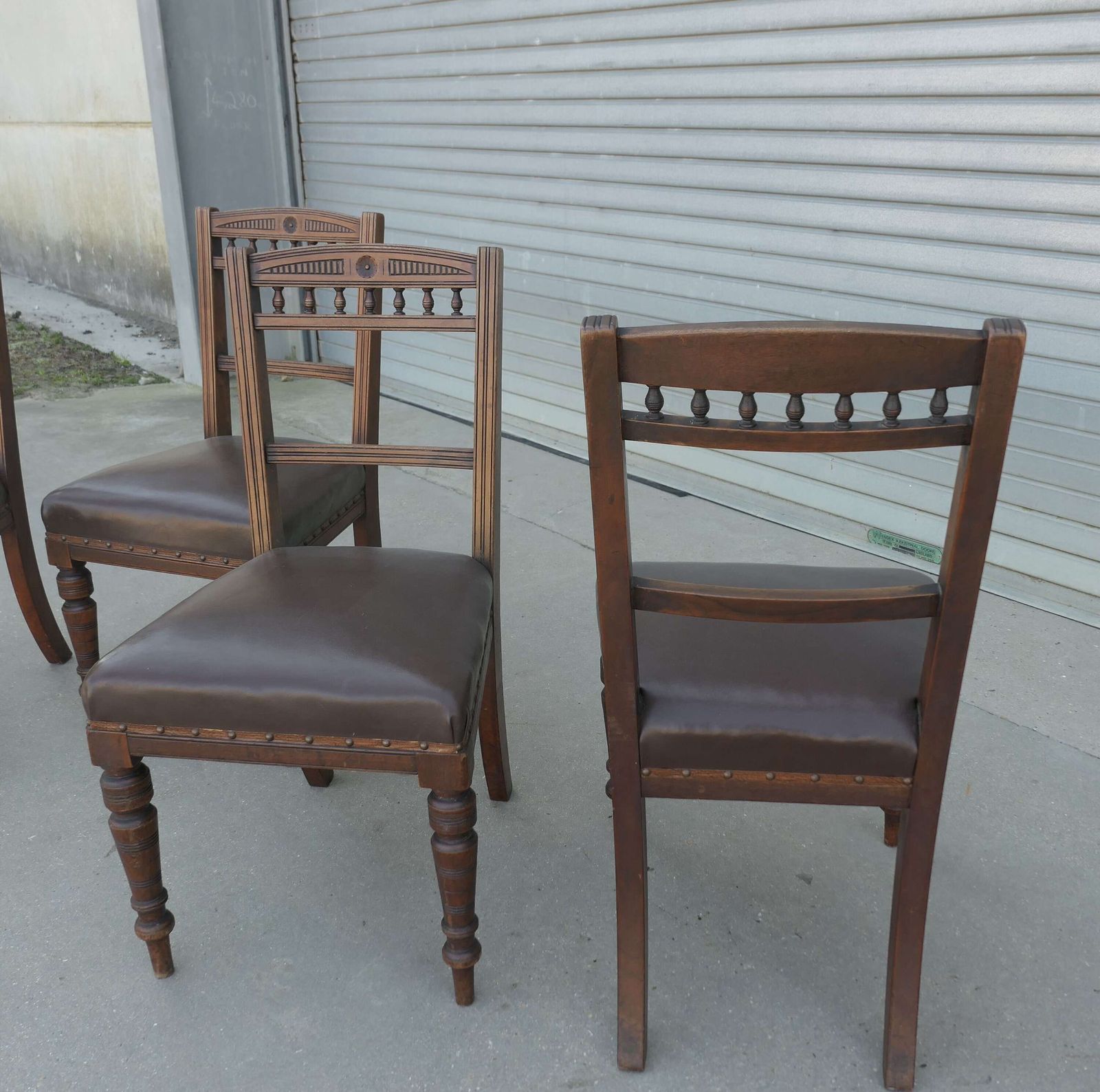 Set Of Very Heavy 4 Edwardian Carved Oak And Leather Dining Chairs photo 600.0