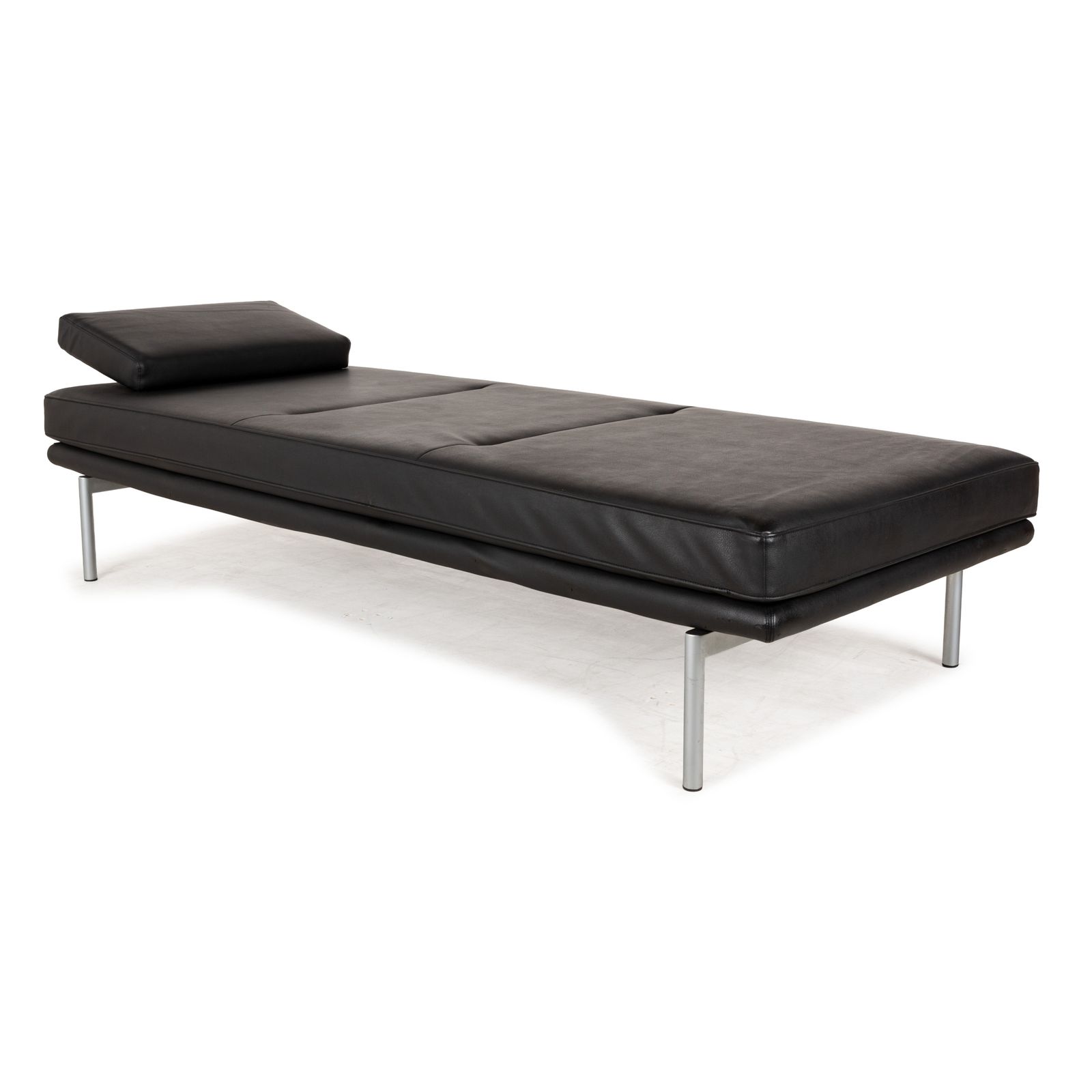Méridienne Muuto Outline en cuir noir, fonction manuelle