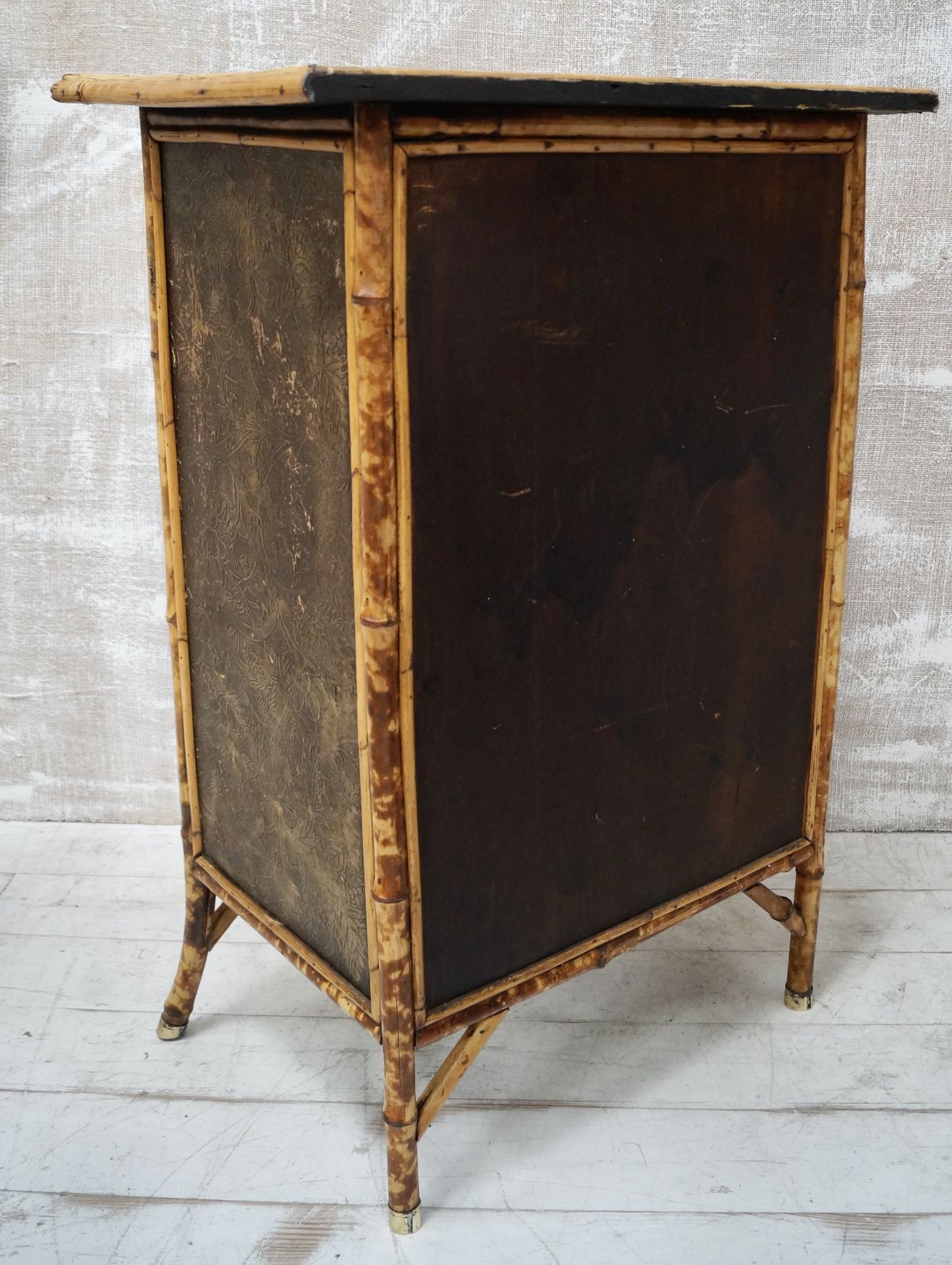 photo vinterior Victorian W.F Needham’s Glazed Bamboo Cabinet