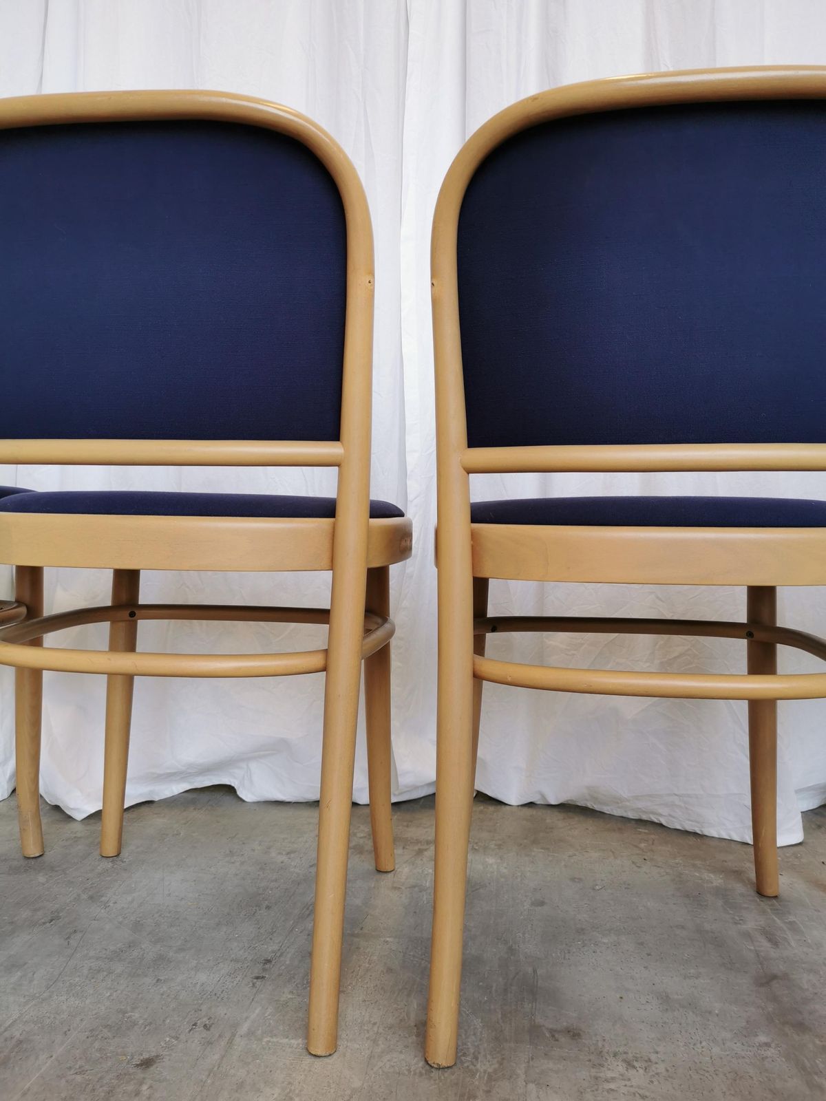 Set Of 4 Vintage Dining Chairs / Design Joseph Hoffmann For Thonet / 1970s Italy / Seat And Back In Royal Blue Fabric / Wooden Bentwood Base photo vintage