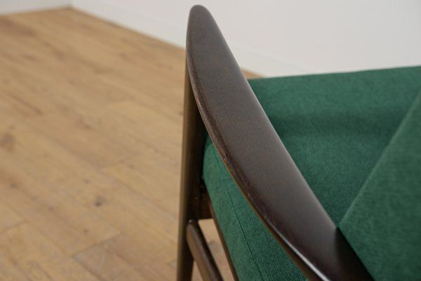 photo vintage Set Of Model 300 139 Armchairs From Swarzędz Furniture Factory, 1960s