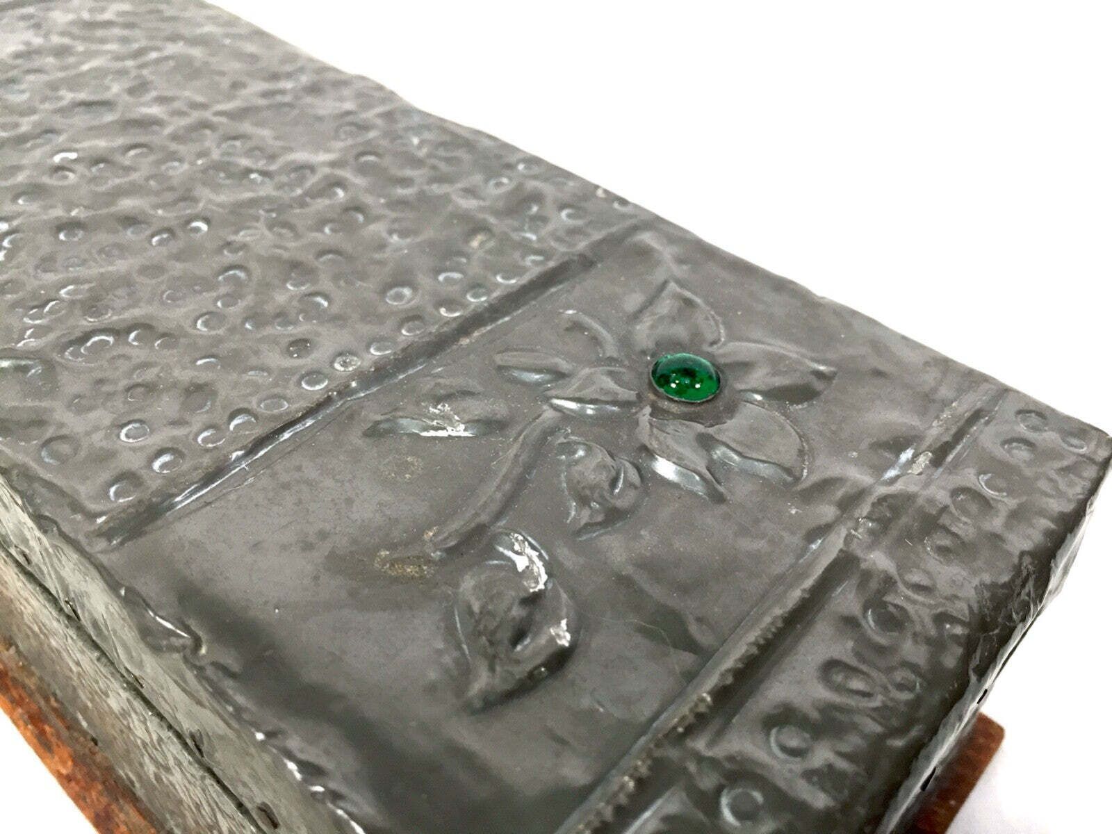 Antique Arts & Crafts Hammered Pewter Flower Trinket Box   Cabochon Inlay C.1910 photo vintage