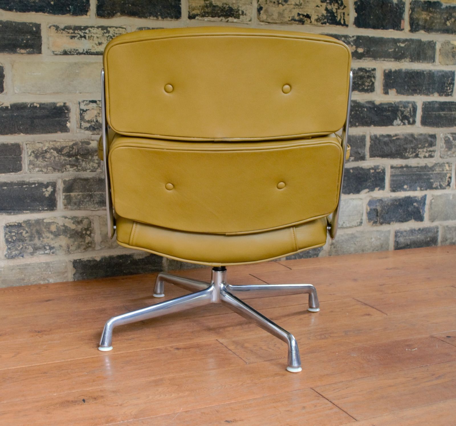 Furniture Eames Lobby Chair    Restored / New Leather Upholstery ( See Images ) photo