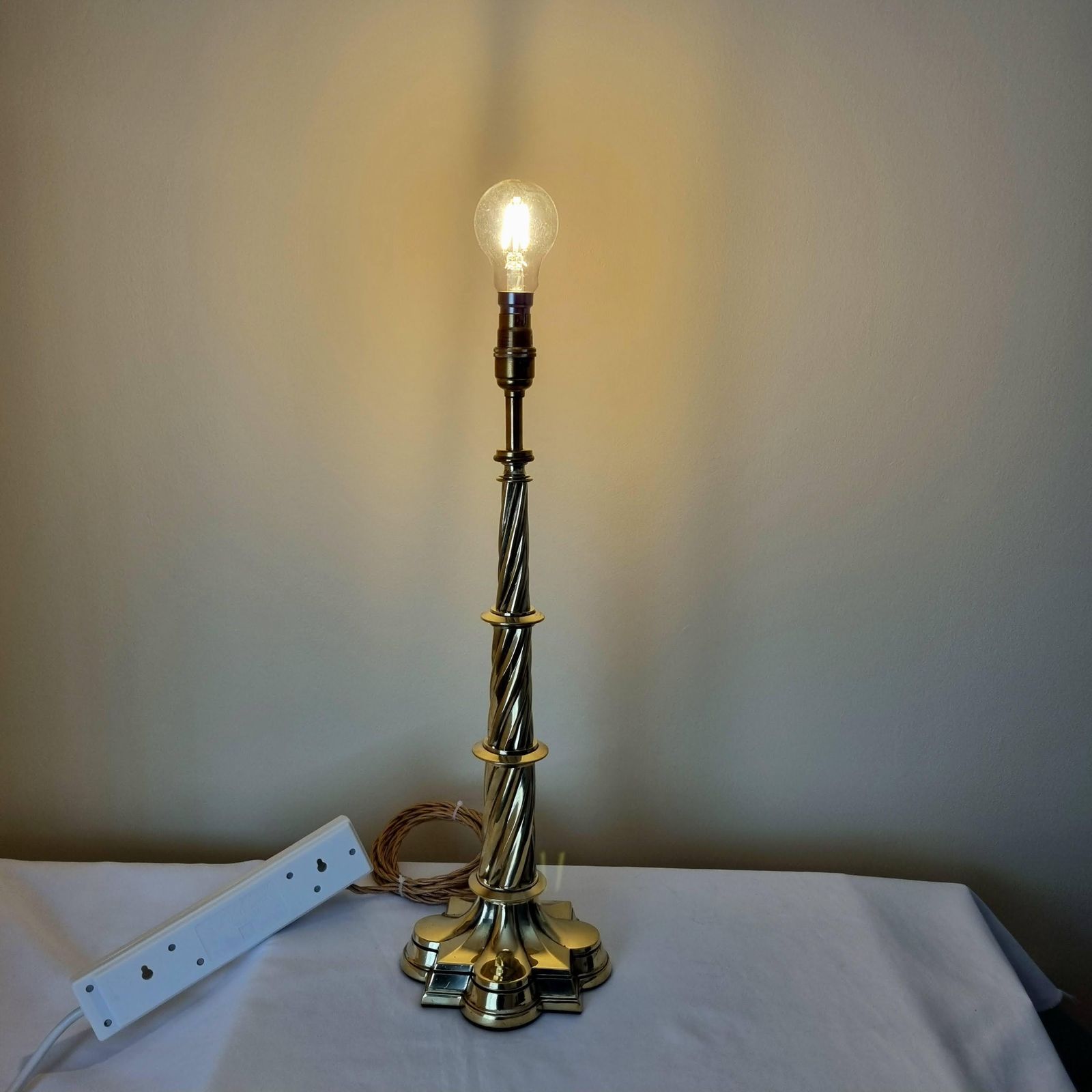 Beautiful And Highly Unusual Large Antique Late Victorian Twisted Brass Table Lamp, Rewired With New Old Style Twisted And Braided Flex. photo Lighting