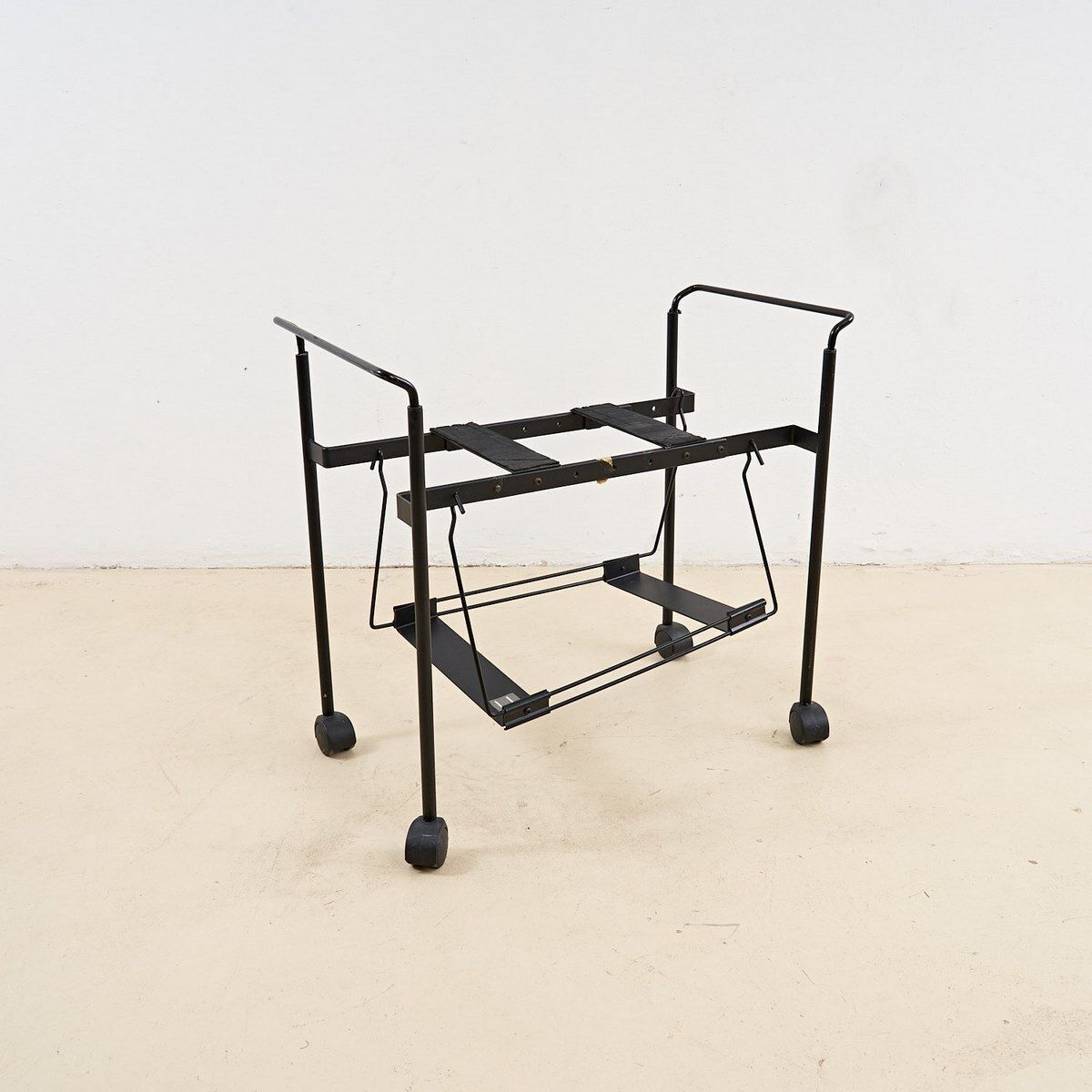 Designer Tv Trolley Teulada Tlluis Clotet And Oscar Tusquets Blanca