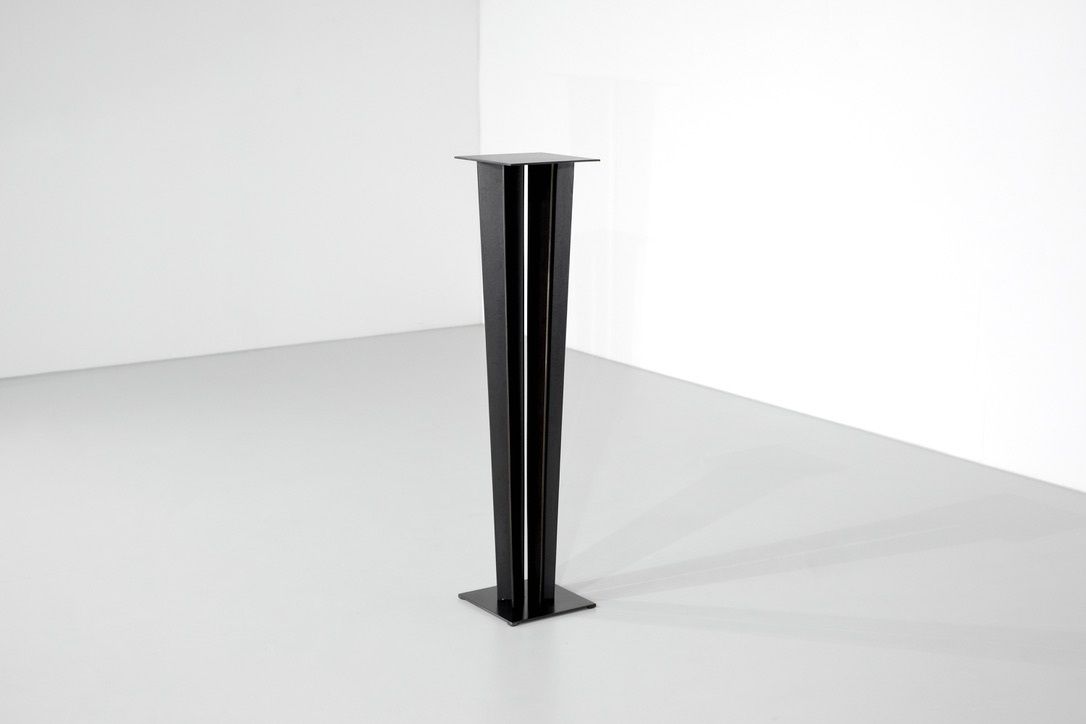 1550.0 Pedestal "New Star" By F.Robichez For Dritsh, Paris 1990s. photo