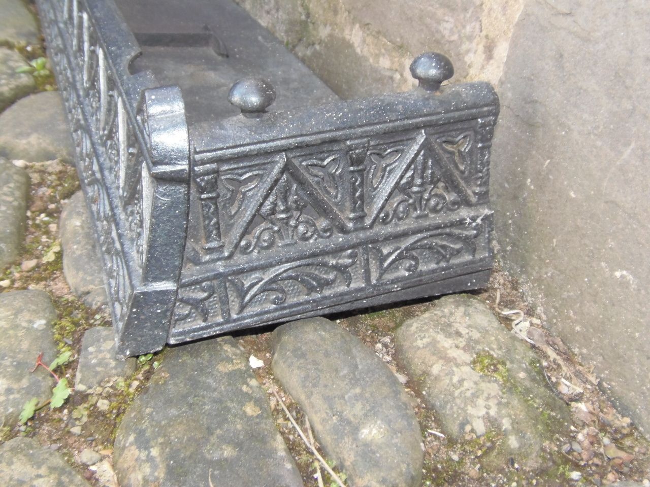 Arts And Crafts Cast Iron Decorative Fender . photo vinterior