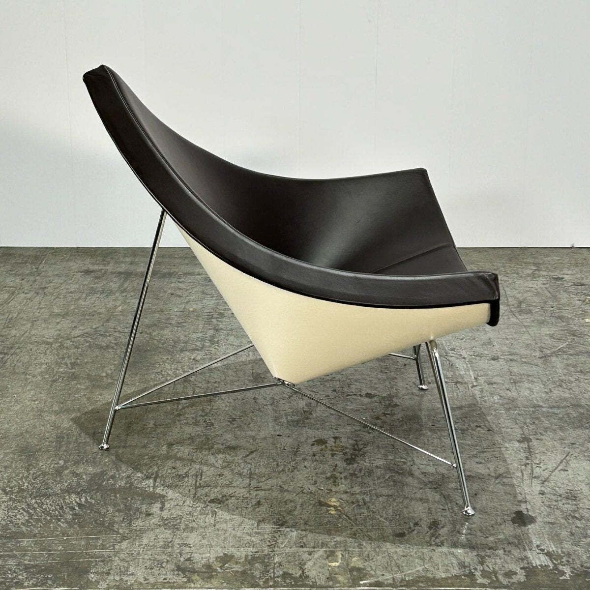 Vitra Coconut Leather Chair By George Nelson photo vinterior