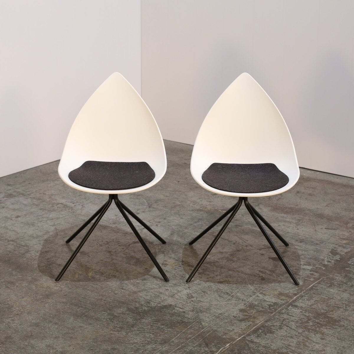 Boconcept Ottawa Chair By Karim Rashid, Set Of Eight photo 4056.0