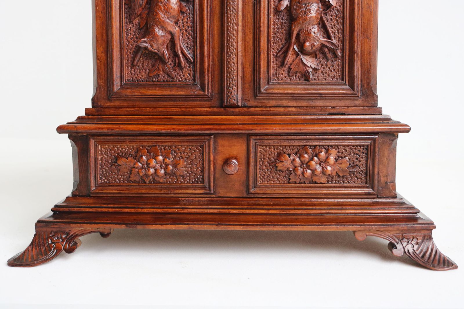 photo for sale Antique Black Forest Cigar Box / Humidor 19th Century Carved Deer Walnut Swiss