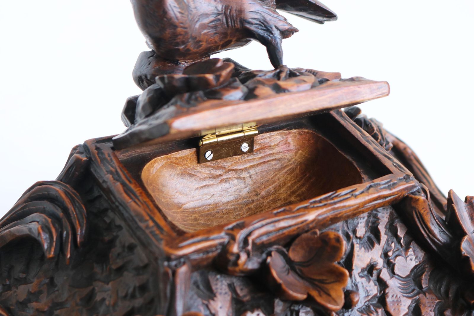 Rare 2 Tier Swiss 19th Century Black Forest Jewelry Box Hand Carved Fox & Bird. photo vinterior