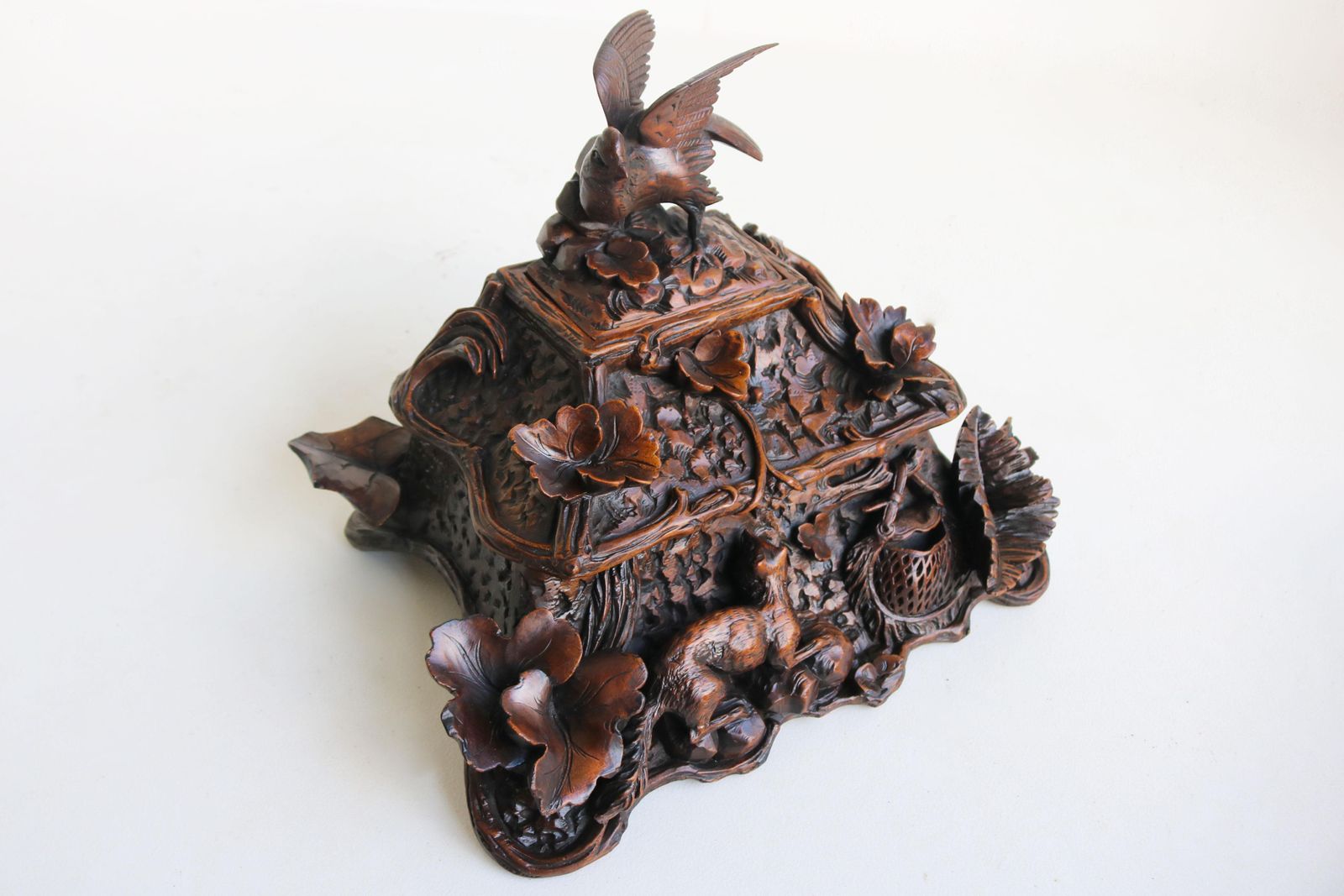 photo vintage Rare 2 Tier Swiss 19th Century Black Forest Jewelry Box Hand Carved Fox & Bird.