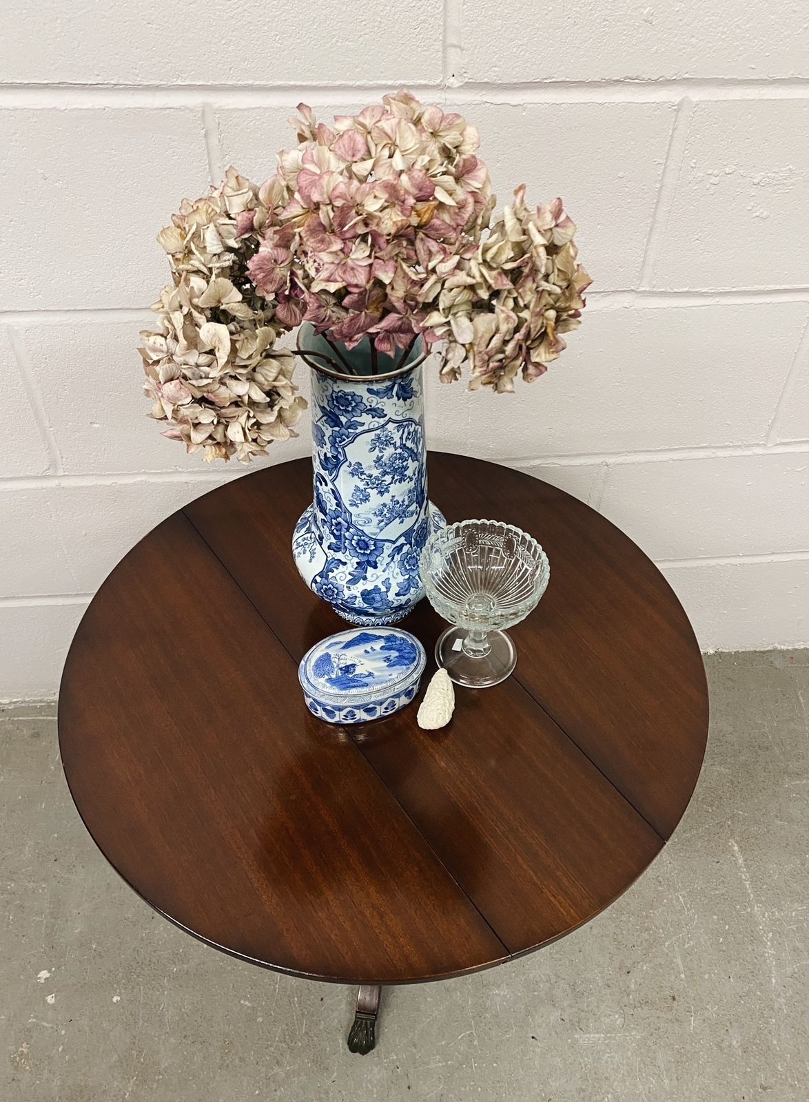 Vintage Strongbow Mahogany Pedestal Side Table. photo furniture
