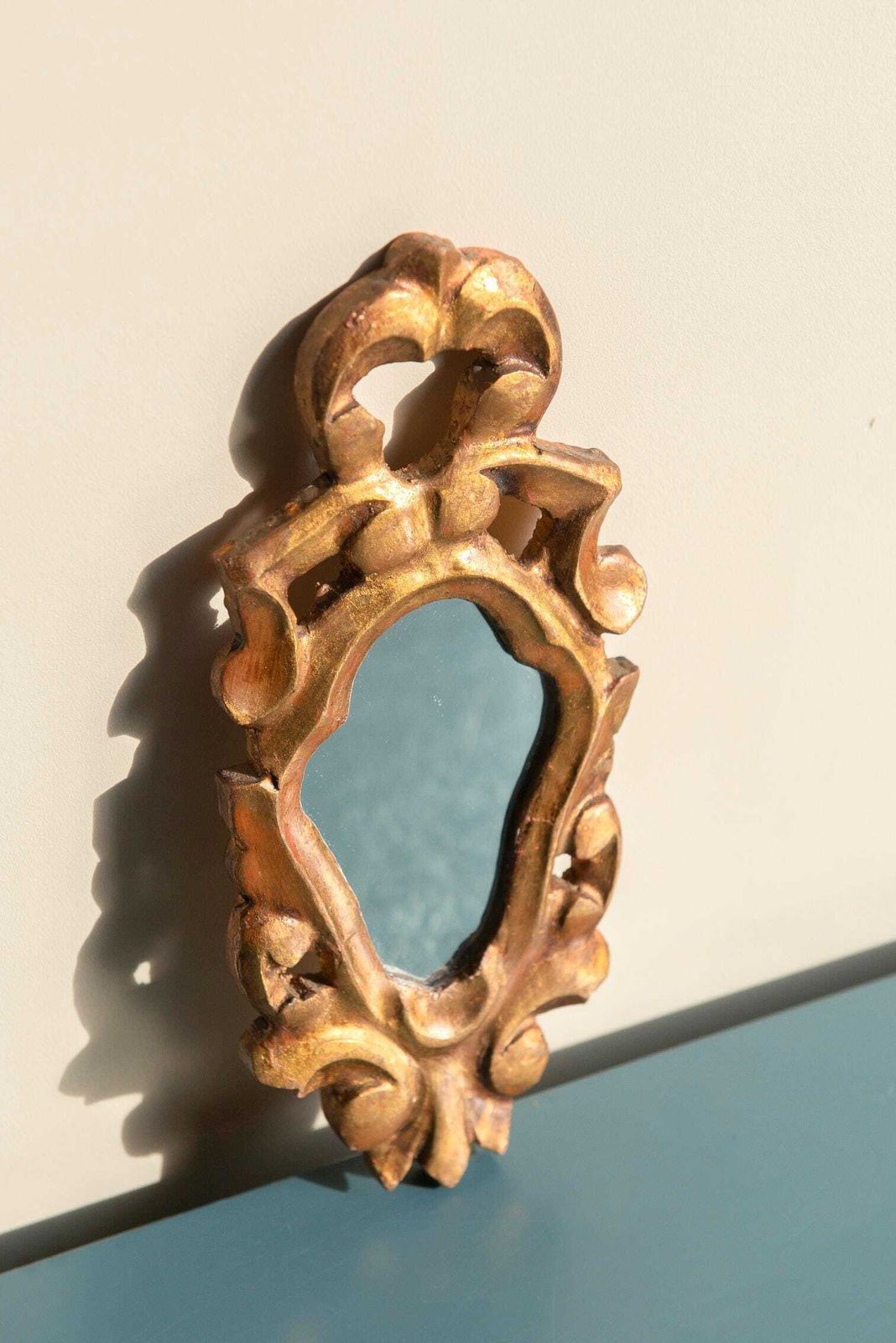 Kleine Gouden Franse Spiegel, Barok Vergulde Spiegel, Handgesneden Gouden Lijst, Ornate Rococo Spiegel, Antieke Wandspiegel photo 145.0