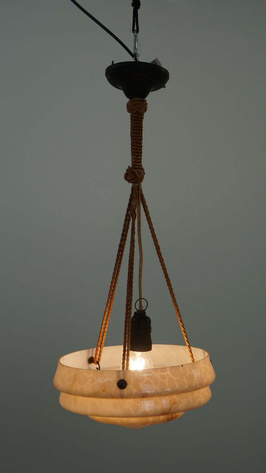 Vintage Zachtroze Gemarmerd Glazen Art Deco Hanglamp photo furniture