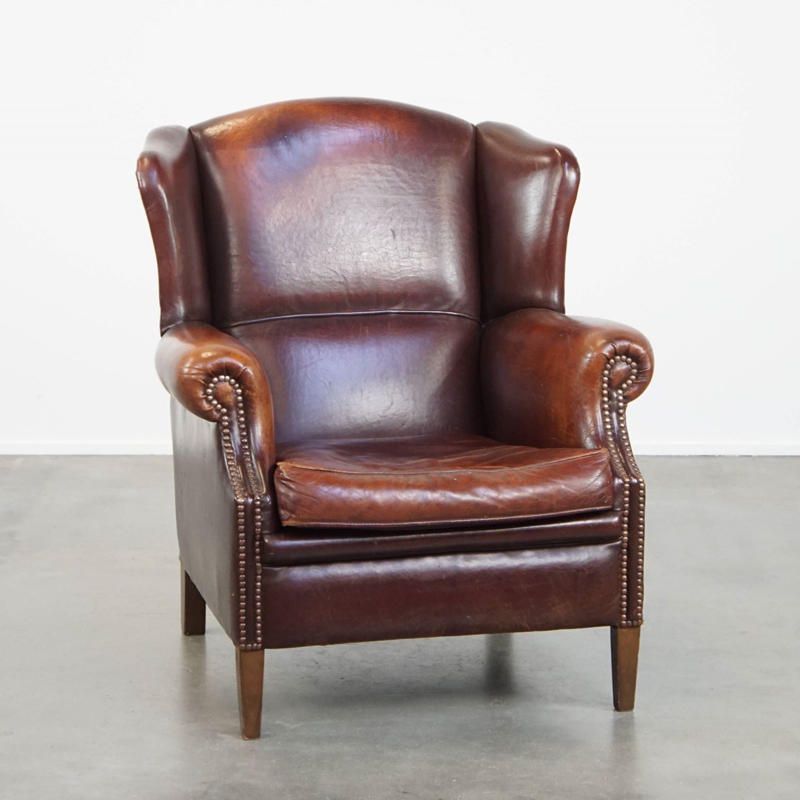 Vintage Schapenvacht Fauteuil Met Uitstekend Zitcomfort En Mooie Patina