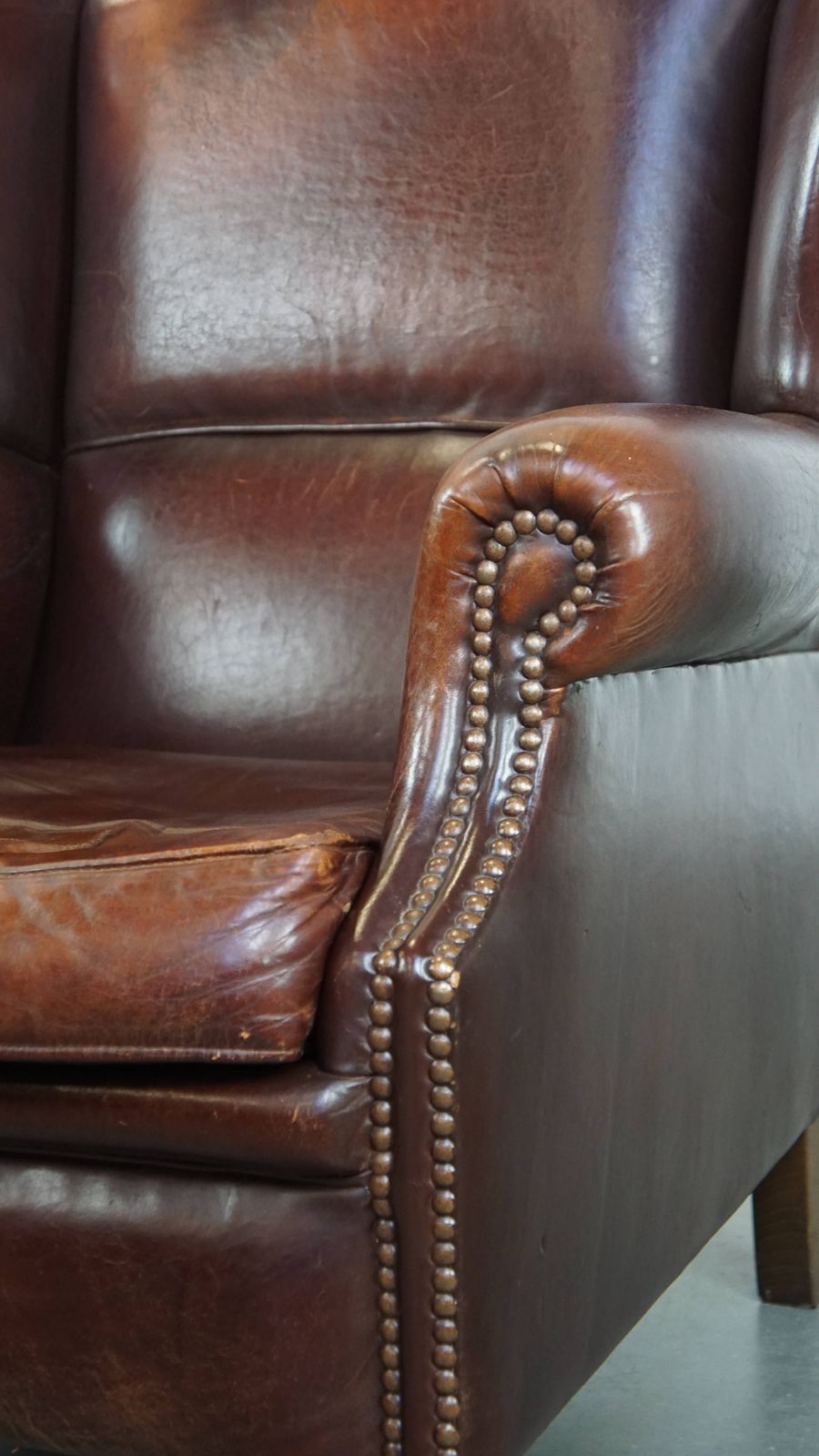 Meubels Vintage Schapenvacht Fauteuil Met Uitstekend Zitcomfort En Mooie Patina photo