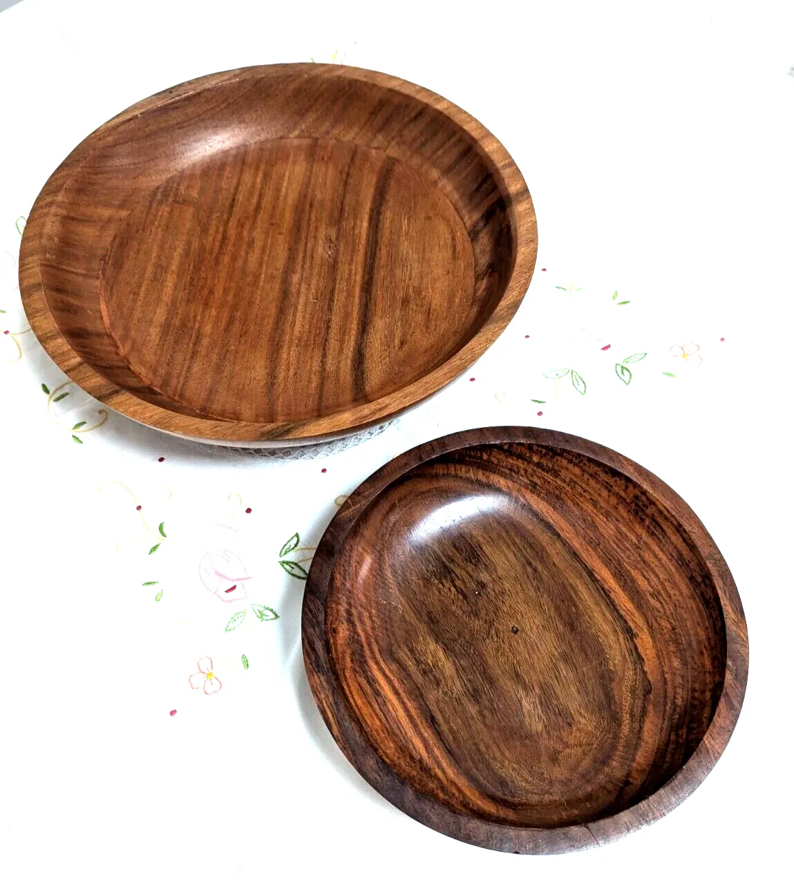 Pair Of Unused Retro Polished Wooden Teak Hand Turned Bowls Fruit Nuts Snacks 30cm Diameter