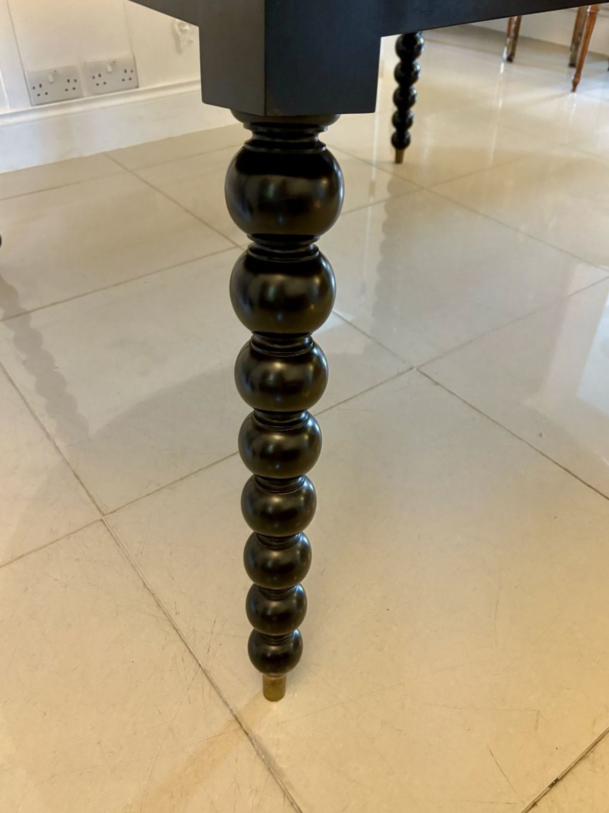 Magnificent Quality Large Antique Burr Pollard Oak And Ebony Inlaid Round Dining Table photo vinterior