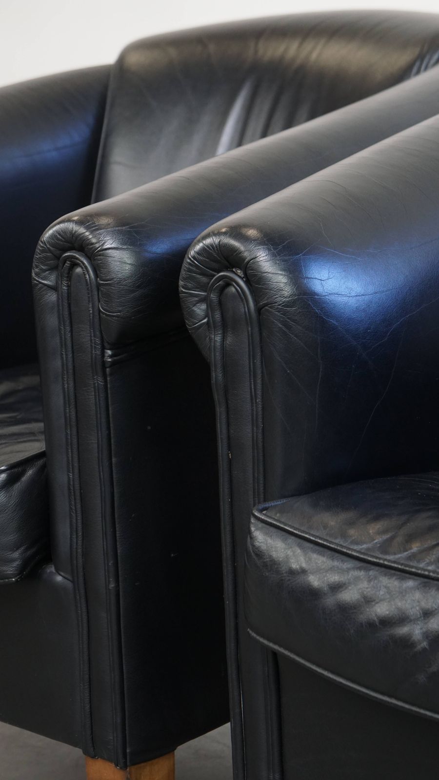 1653.1157999999998 Beautiful Set Of 2 Black English Style Cowhide Club Chairs With A Timeless Design photo