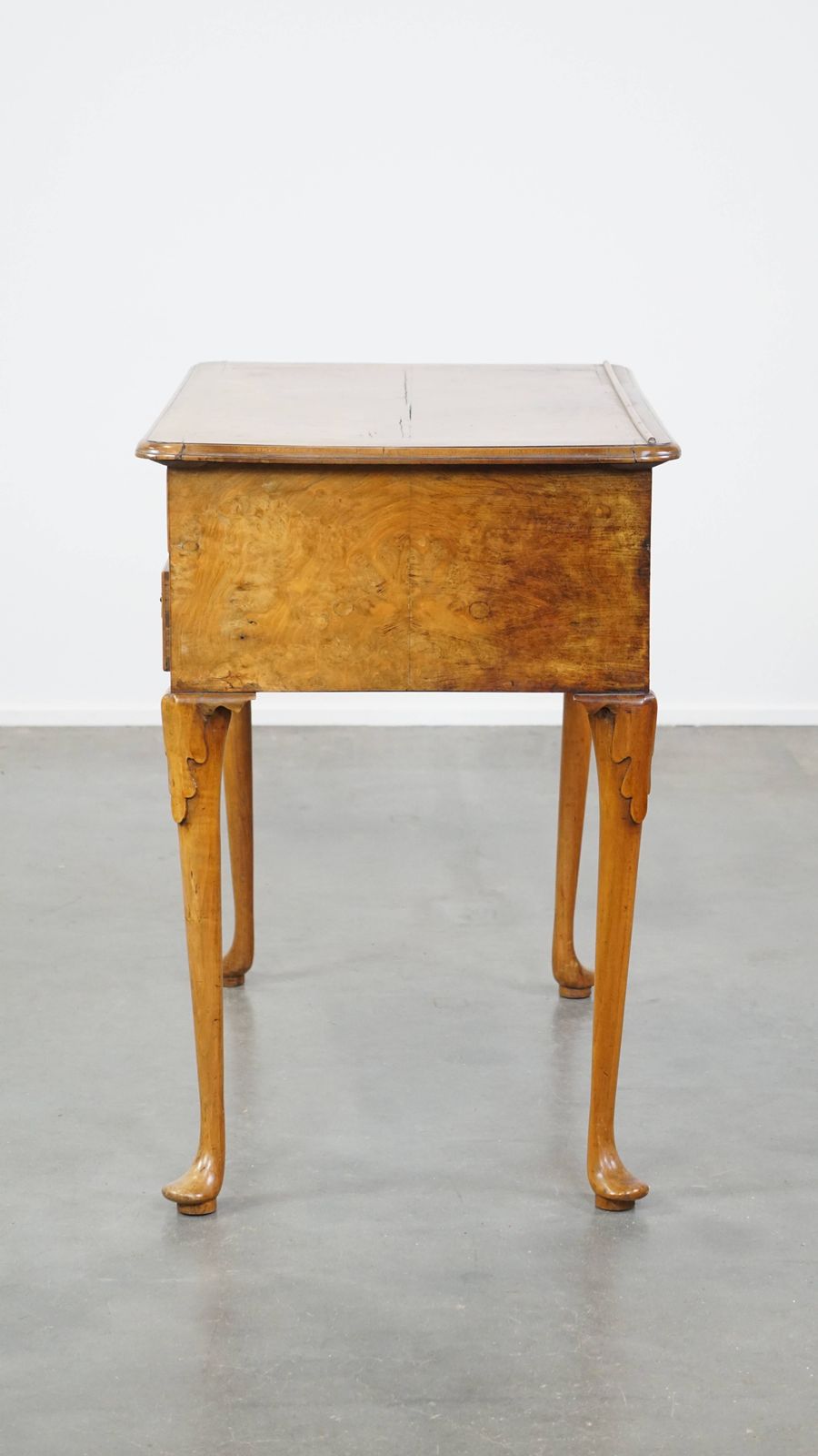 Beautiful Antique Dutch Burl Walnut Wooden Writing/Side Table From The 18th Century photo 1674.7818
