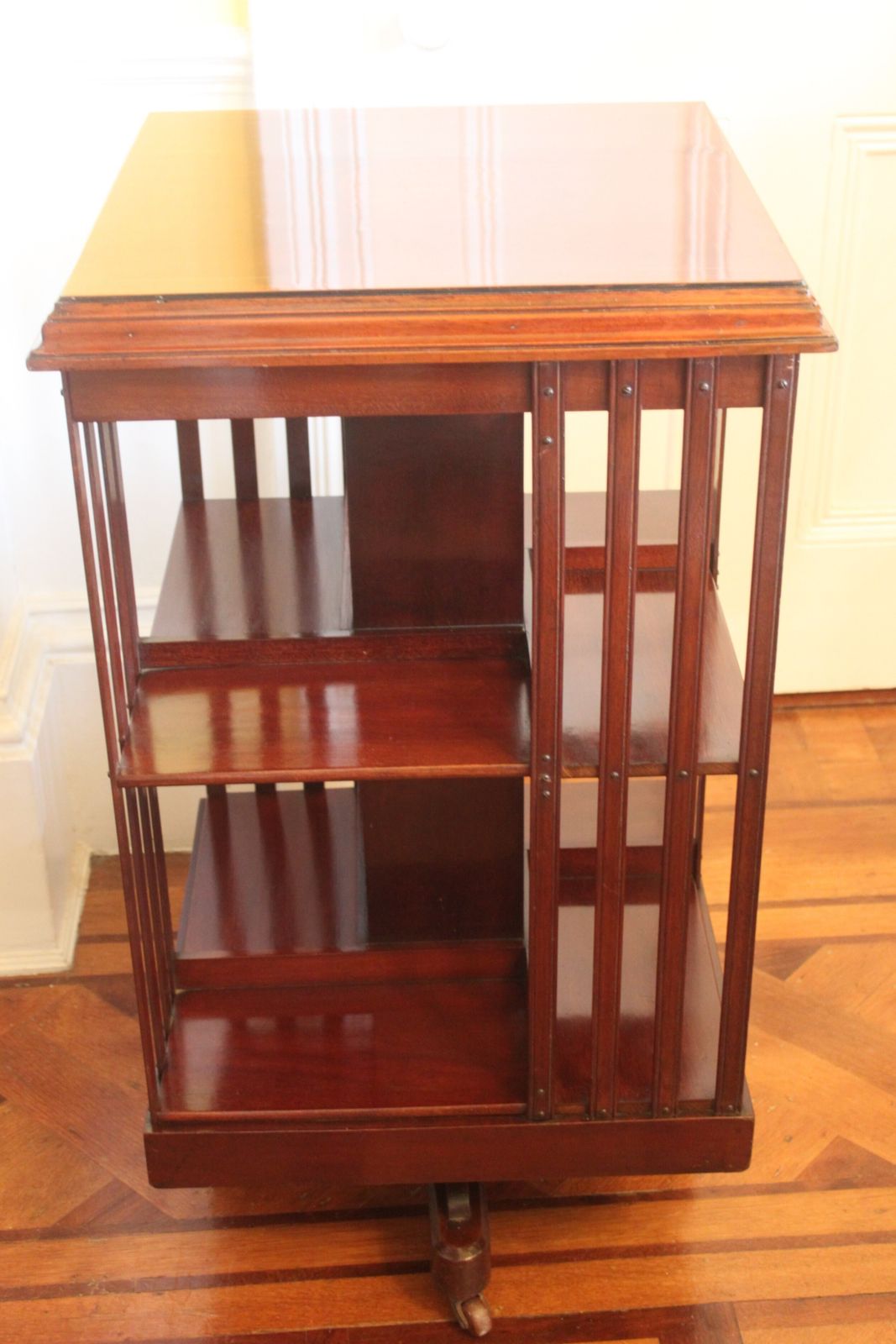 An Edwardian Mahogany And Inlaid Revolving Bookcase photo vinterior