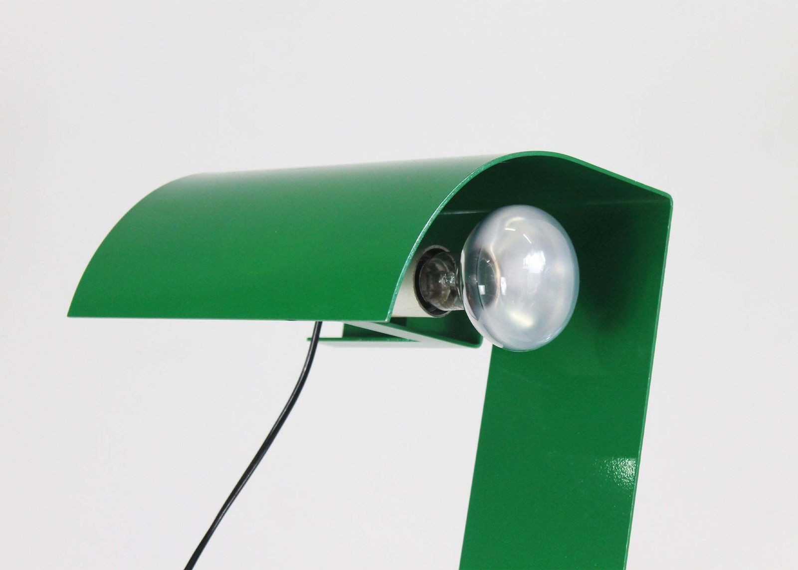 Trabucchi Vecchi Volpi Blitz Table Lamp In Green Lacquered Metal By Stilnovo 70s photo 1210.0
