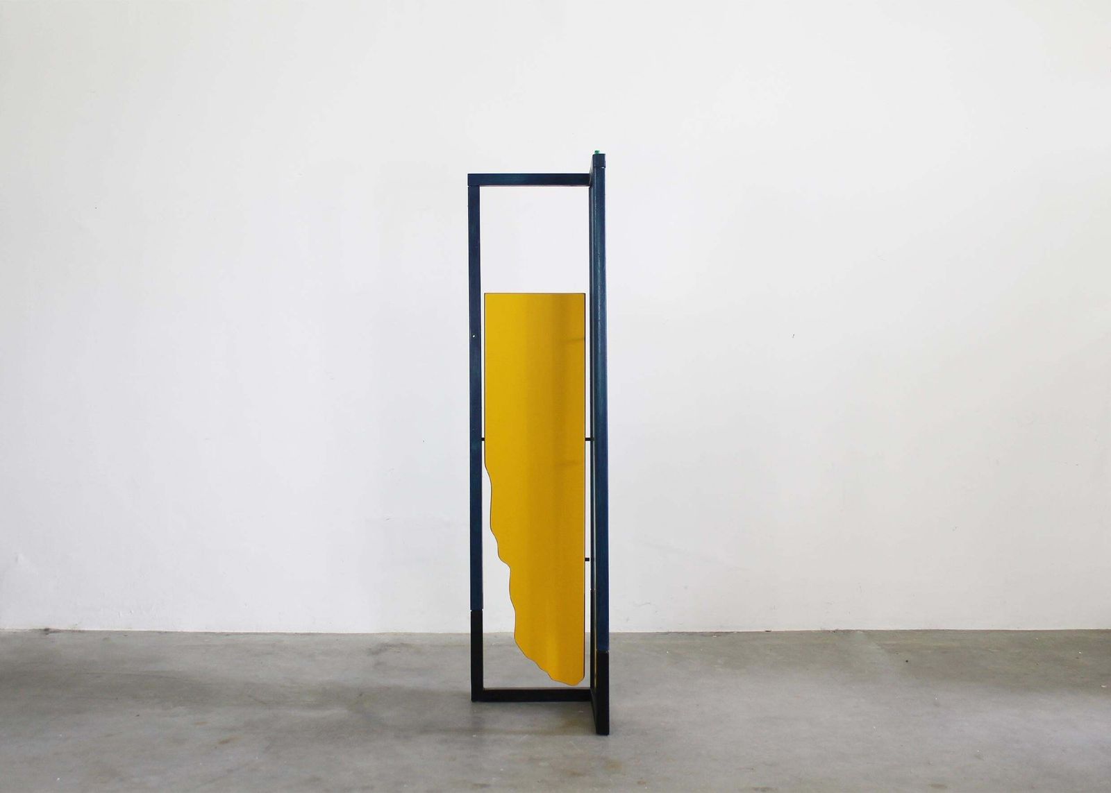 Gaetano Pesce Luigi (O Mi Amate Voi?) 902 Shelf In Lacquered Wood By Bernini 80s photo 4360.0