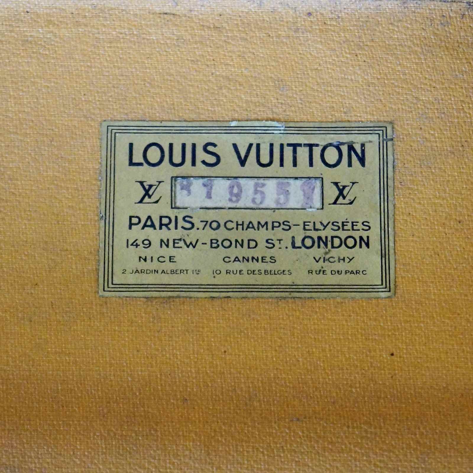 A Louis Vuitton George V & Queen Mary 25 Year Anniversary Trunk photo vinterior