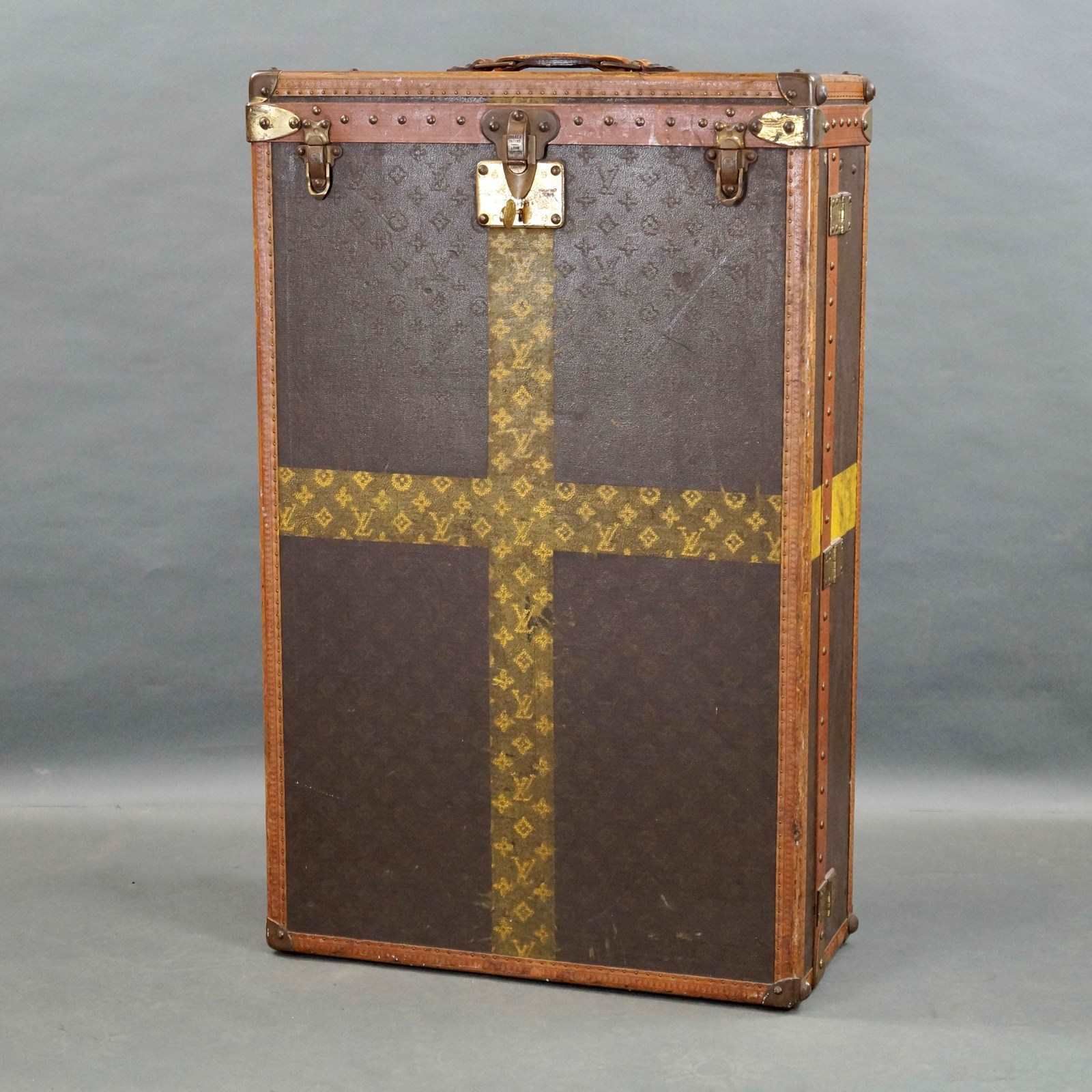 A Louis Vuitton George V & Queen Mary 25 Year Anniversary Trunk photo buy