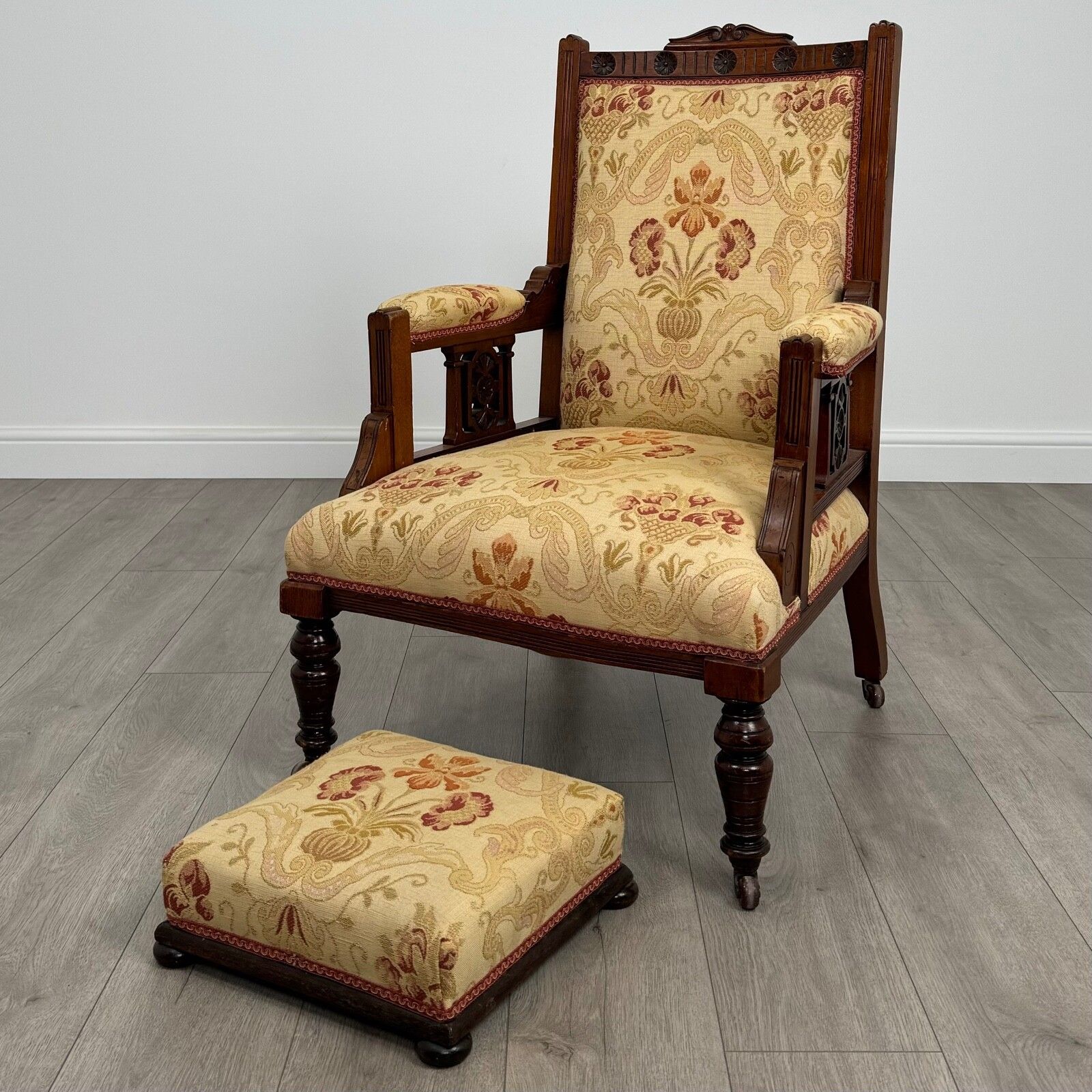 Antique 20th Century Good Quality Armchair In Mahogany